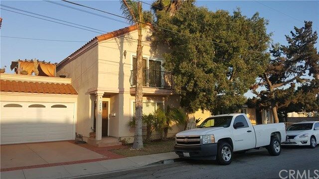 Property Photo:  2008 Perkins Lane  CA 90278 