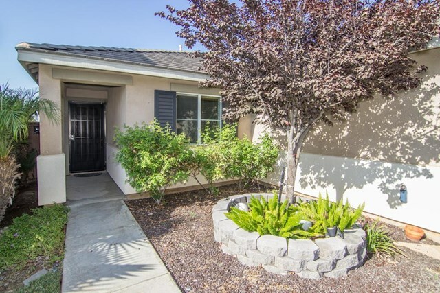 Property Photo:  1034 Dandelion Way  CA 92571 