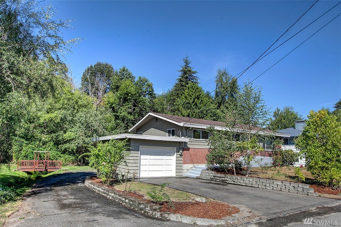 Property Photo:  17023 4th Ave S  WA 98148 