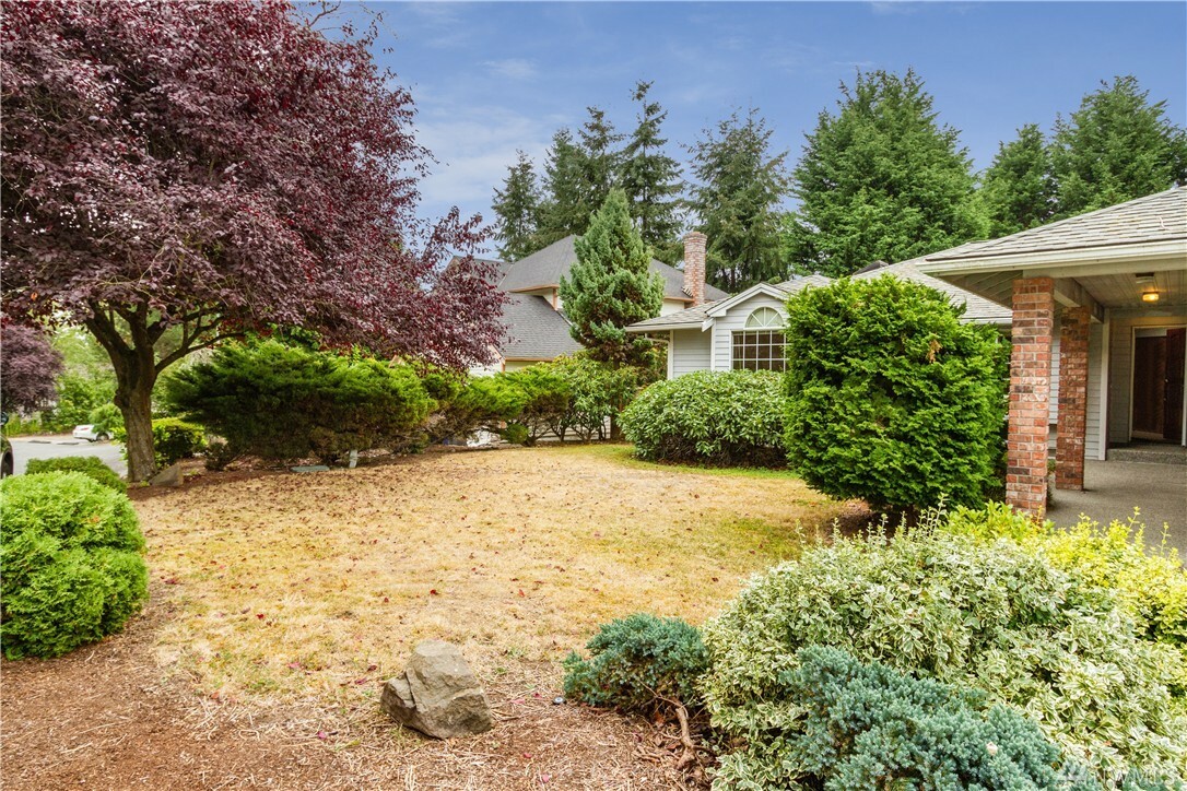 Property Photo:  2322 137th Place SE  WA 98012 