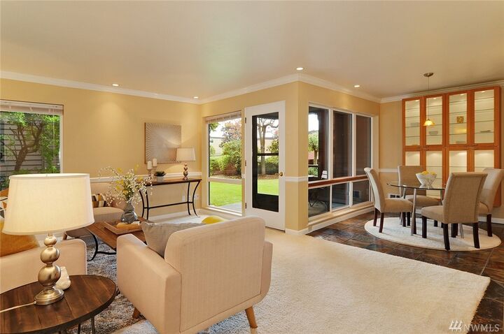 Property Photo:  2510 W Bertona St 103  WA 98199 