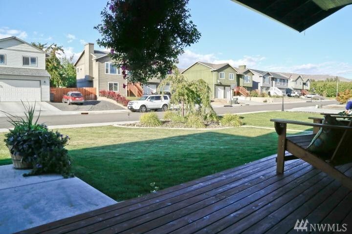 Property Photo:  2548 NE Noble Lp  WA 98802
