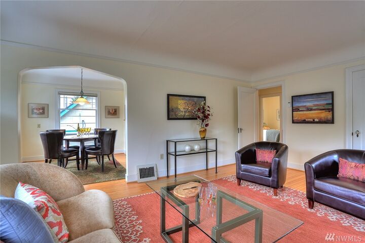 Property Photo:  1715 NE 89th St  WA 98115 