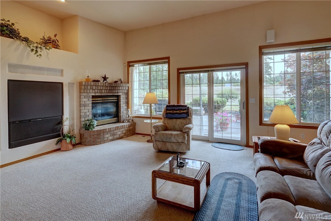 Property Photo: 1706 276th St E WA 98387