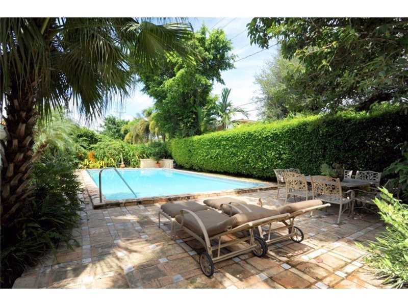 Property Photo:  4851 Biltmore Dr  FL 33146 