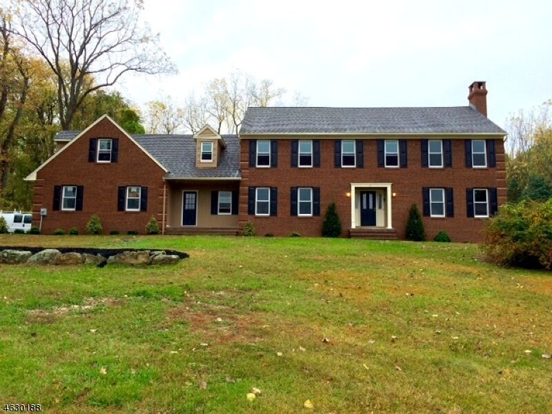 Property Photo:  20 Deire Dr  NJ 07871 