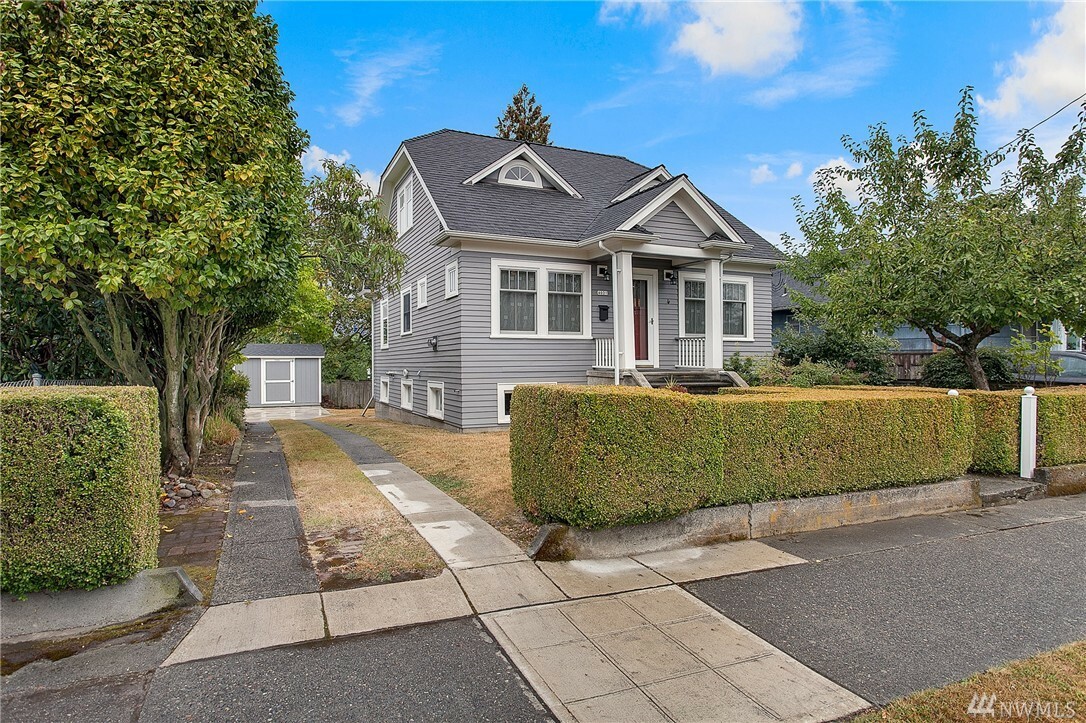 Property Photo:  4021 20th Ave SW  WA 98106 