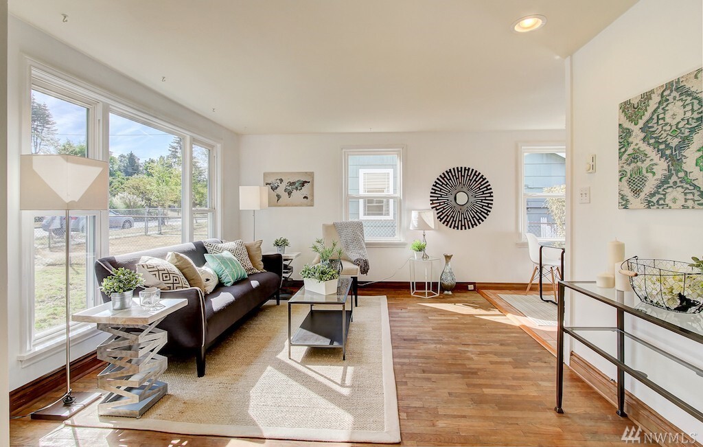 Property Photo: 7925 17th Ave SW WA 98106