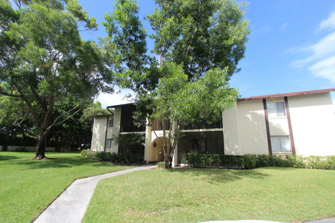 Property Photo:  4975 Sable Pine Circle D2  FL 33417 