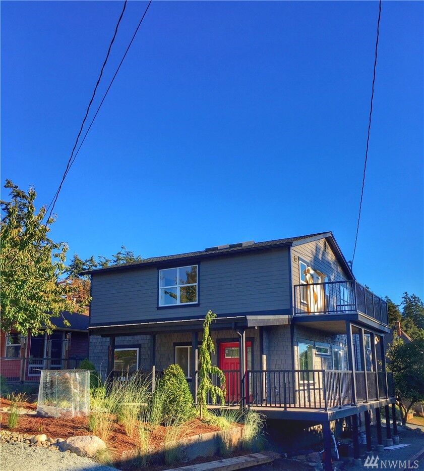 Property Photo: 405 3rd St WA 98221