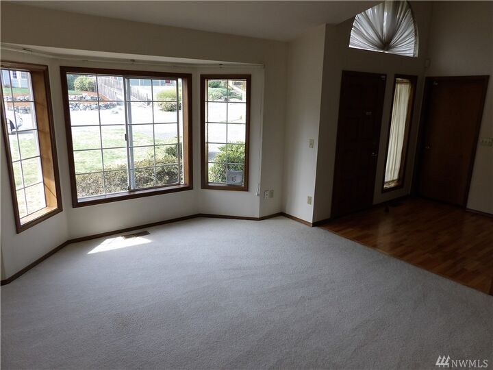 Property Photo:  1740 140th Ct SE  WA 98007 