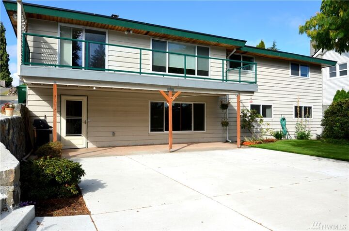 Property Photo: 14484 57th Ave S WA 98168