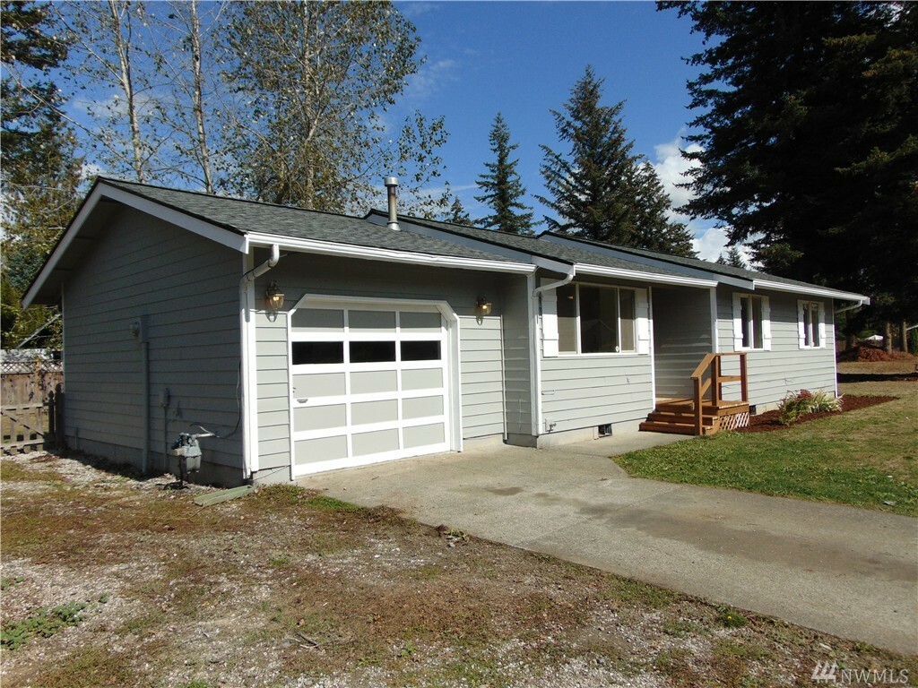 Property Photo:  401 Cashmere Lane  WA 98264 