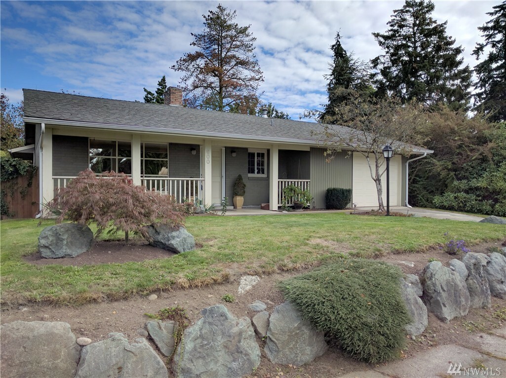 Property Photo:  600 N 15th St  WA 98273 