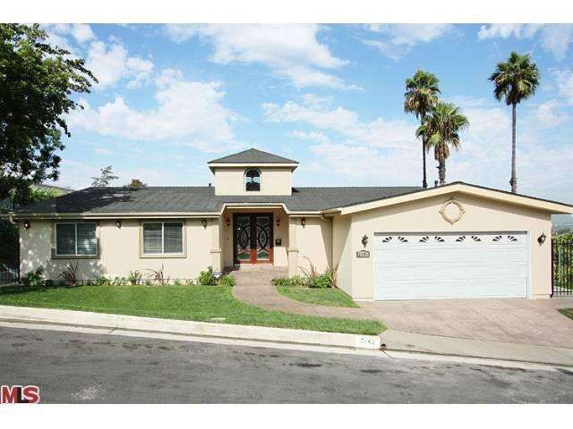 Property Photo:  2961 Dona Emilia Dr  CA 91604 