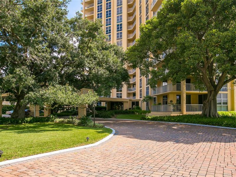 Property Photo:  1111 N Gulfstream Avenue 2E  FL 34236 