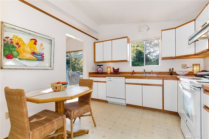 Property Photo:  9625 58th Ave S  WA 98118 