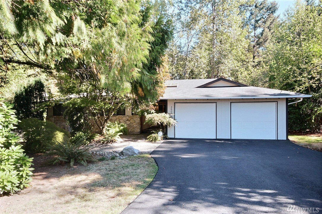 Property Photo:  26030 Woodland Wy S  WA 98030 