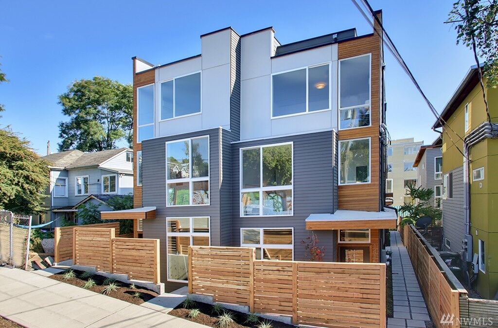 Property Photo:  1421 E Fir St  WA 98122 