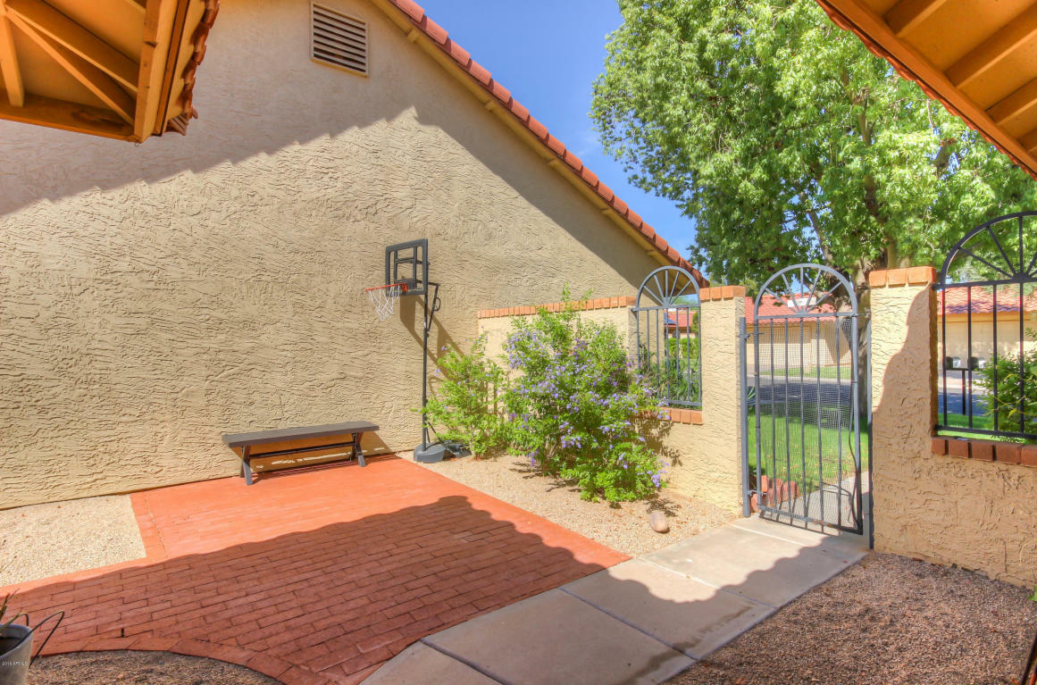 Property Photo:  5217 E Half Moon Drive  AZ 85044 