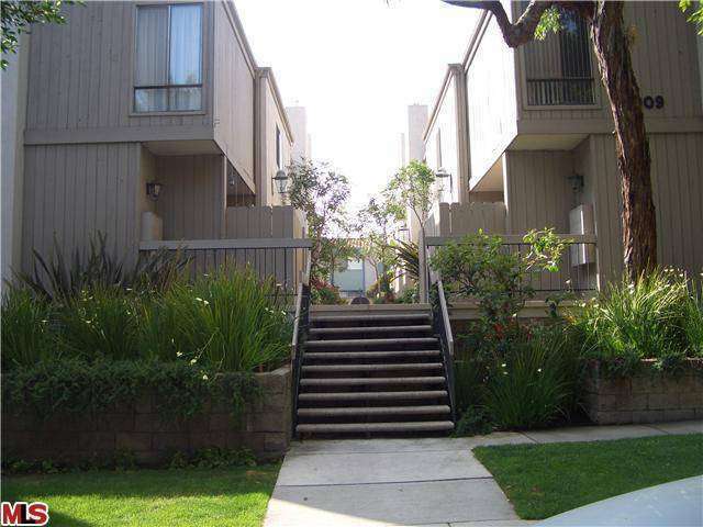 Property Photo:  2909 Arizona Ave 4  CA 90404 