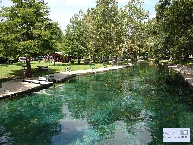 Property Photo: 409 Lakeview Boulevard TX 78130