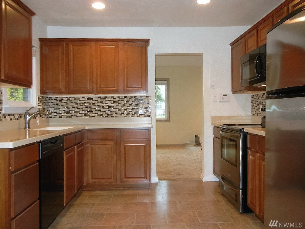 Property Photo: 1035 S Rochester St WA 98465