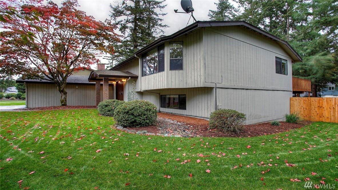 Property Photo: 14012 112th Av Ct E WA 98374