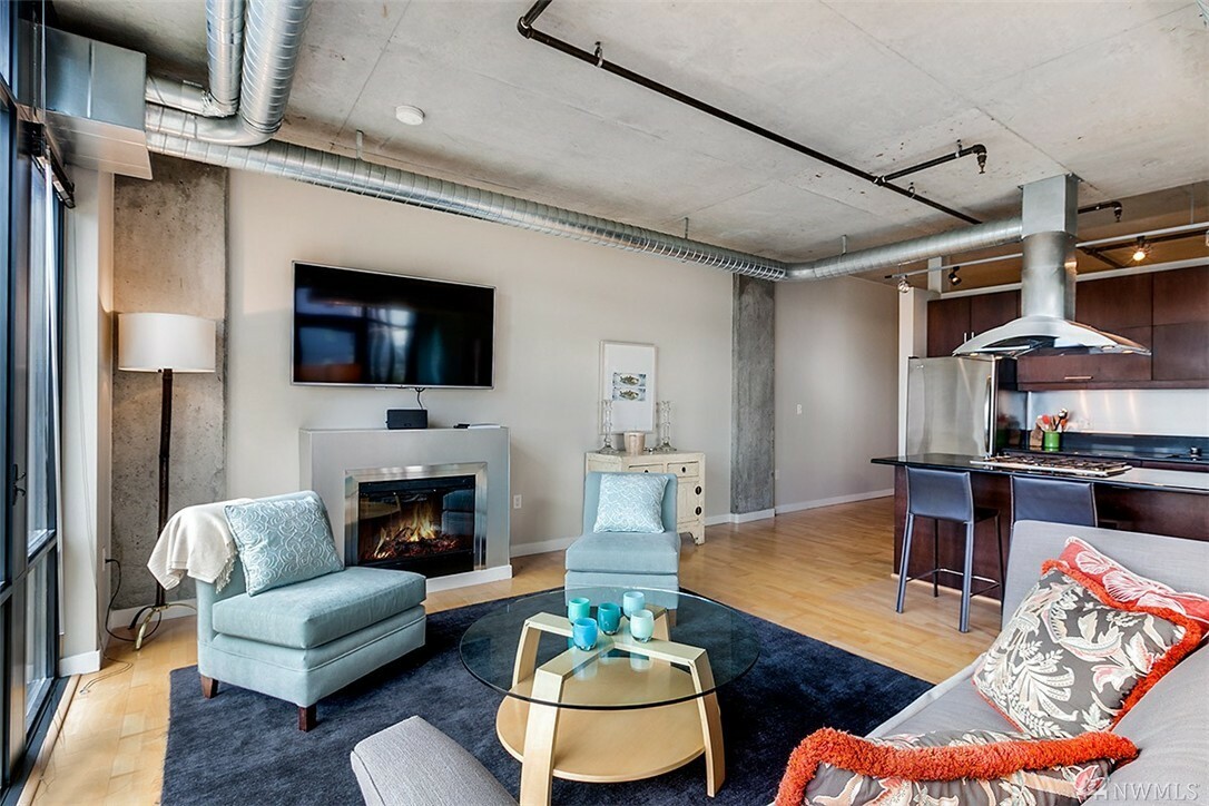Property Photo:  2720 3rd Ave 413  WA 98121 