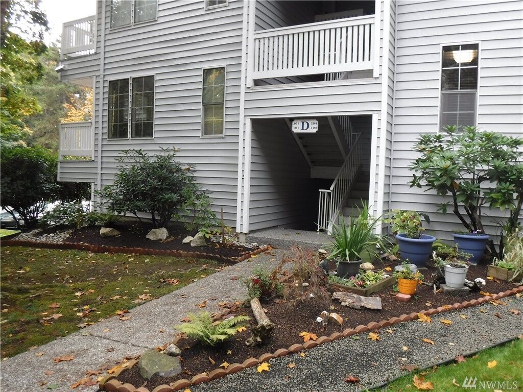 Property Photo: 7603 Concord Lane NE D101 WA 98311