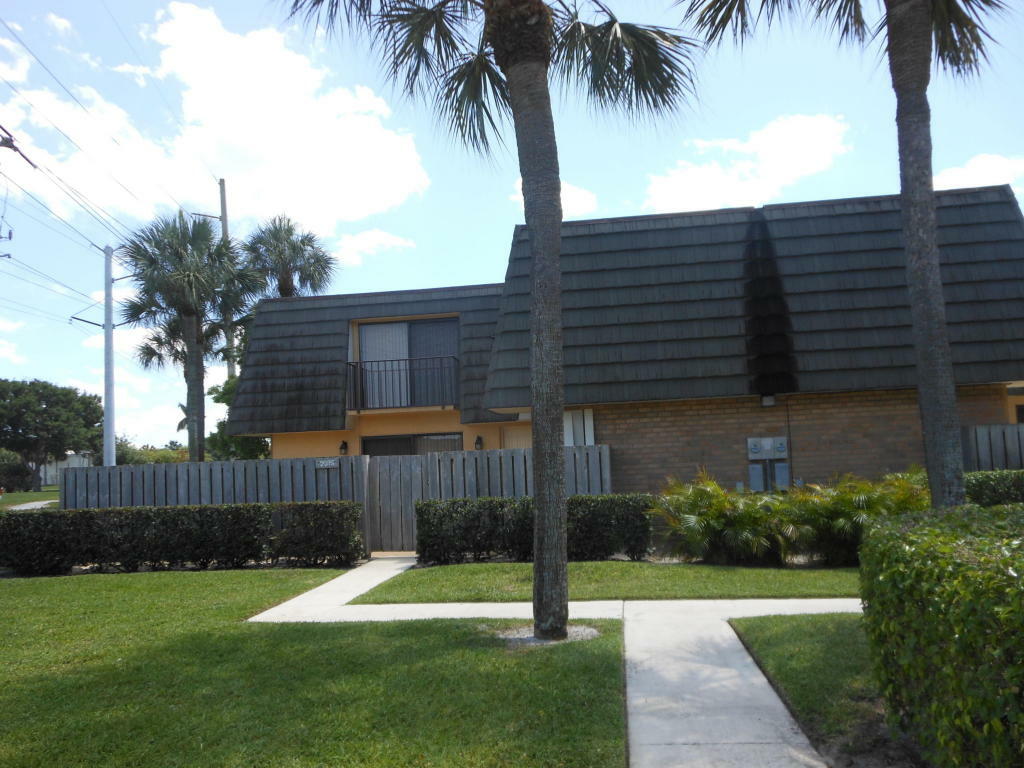 Property Photo: 2315 23rd Way FL 33407