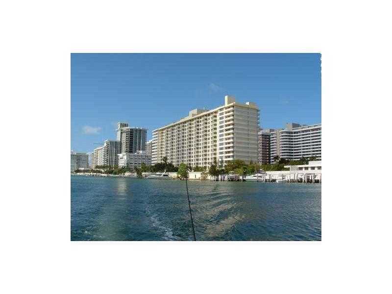Property Photo: 5600 Collins Ave 17D FL 33140
