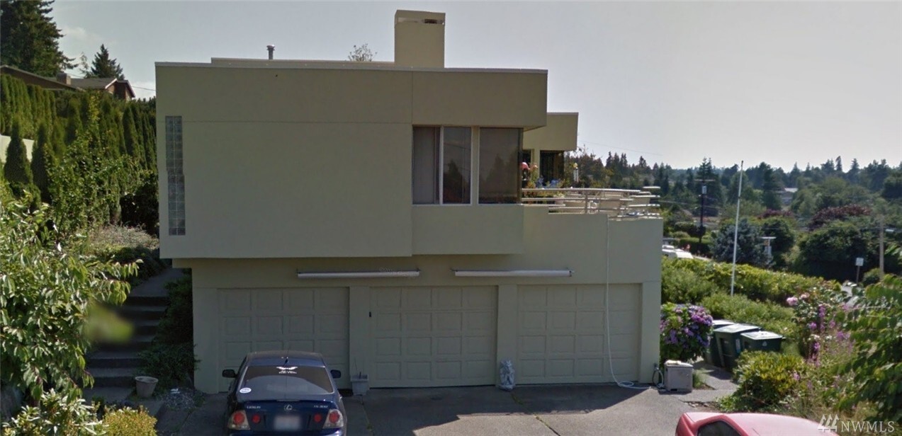 Property Photo: 1122 Olympic Ave WA 98020