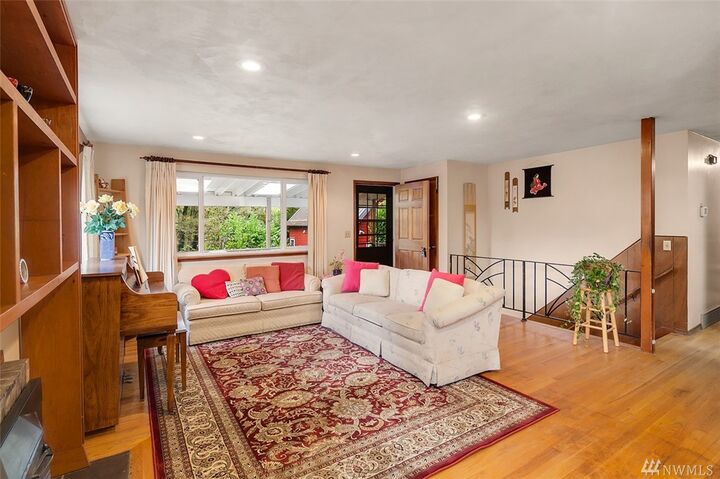 Property Photo: 3115 NE 117th St WA 98125