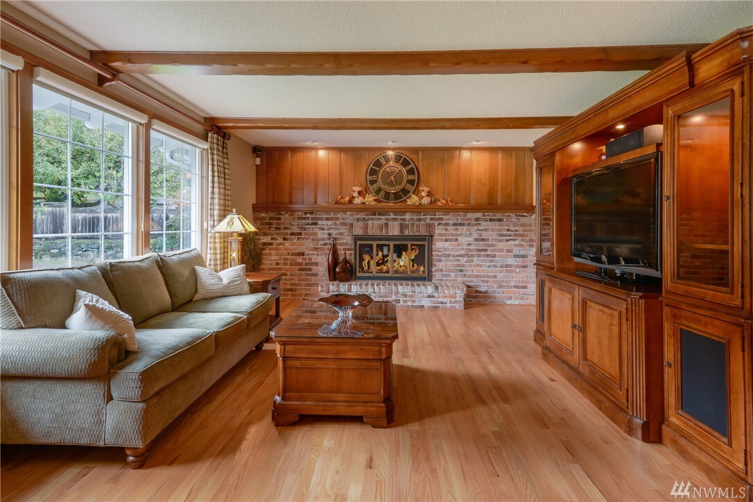 Property Photo: 1004 Corona Dr WA 98466