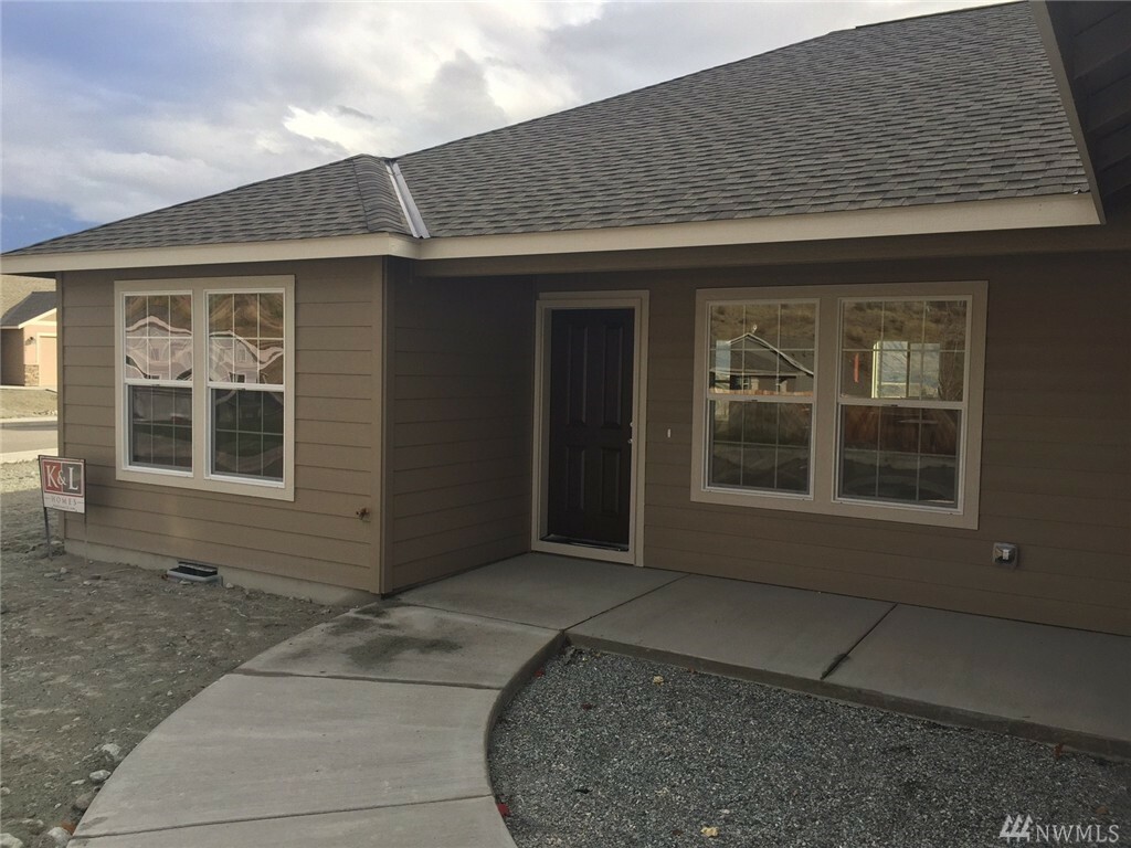Property Photo: 1032 Sunset Lane WA 98816