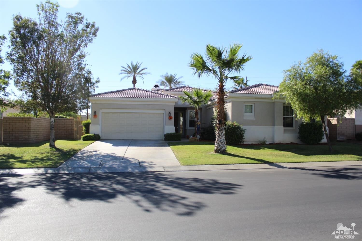 Property Photo:  79901 Parkway Esplanade S  CA 92253 