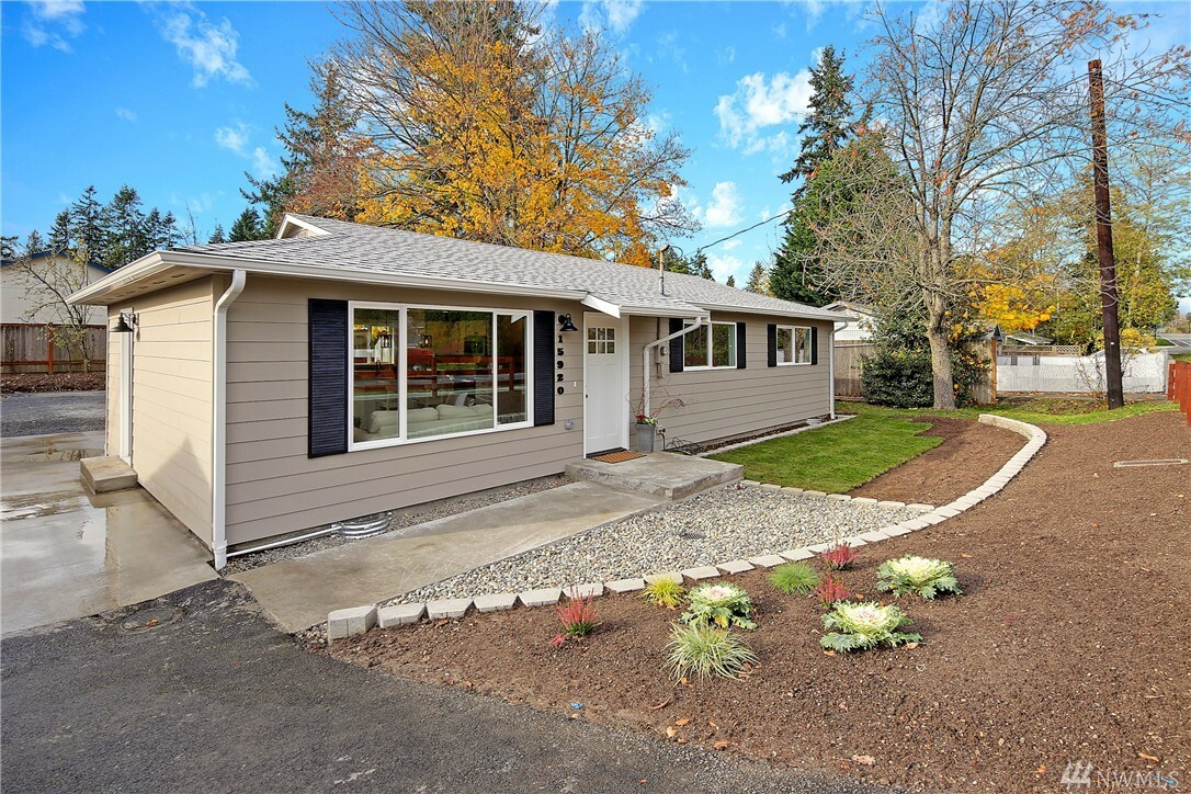 Property Photo:  15920 52nd Ave W  WA 98026 