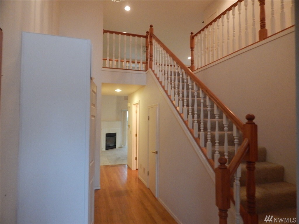 Property Photo: 1178 E Grover St 204 WA 98264