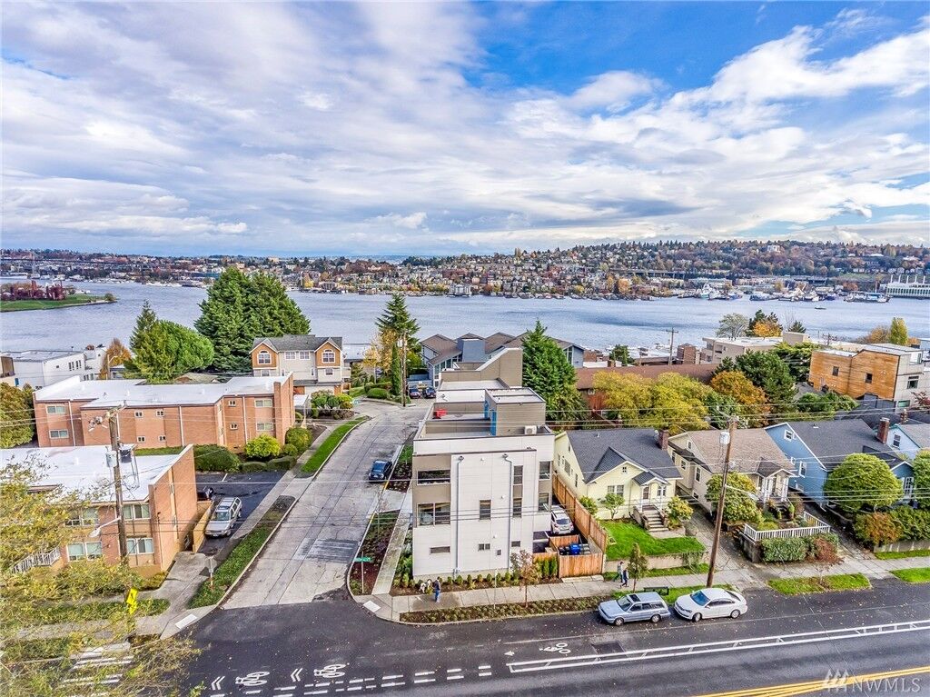 Property Photo: 2170 6th Ave N 201 WA 98109