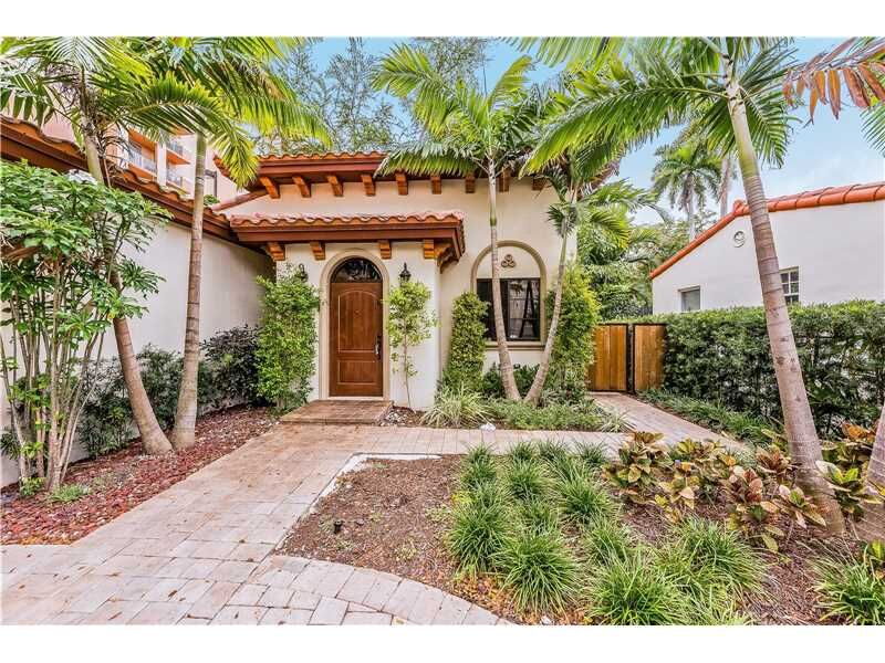 Property Photo: 324 SW 30 Rd FL 33129