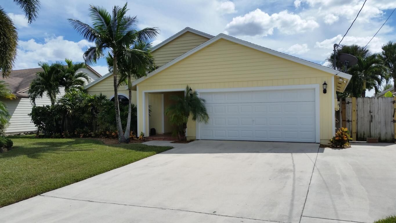 Property Photo: 6362 Barbara Street FL 33458