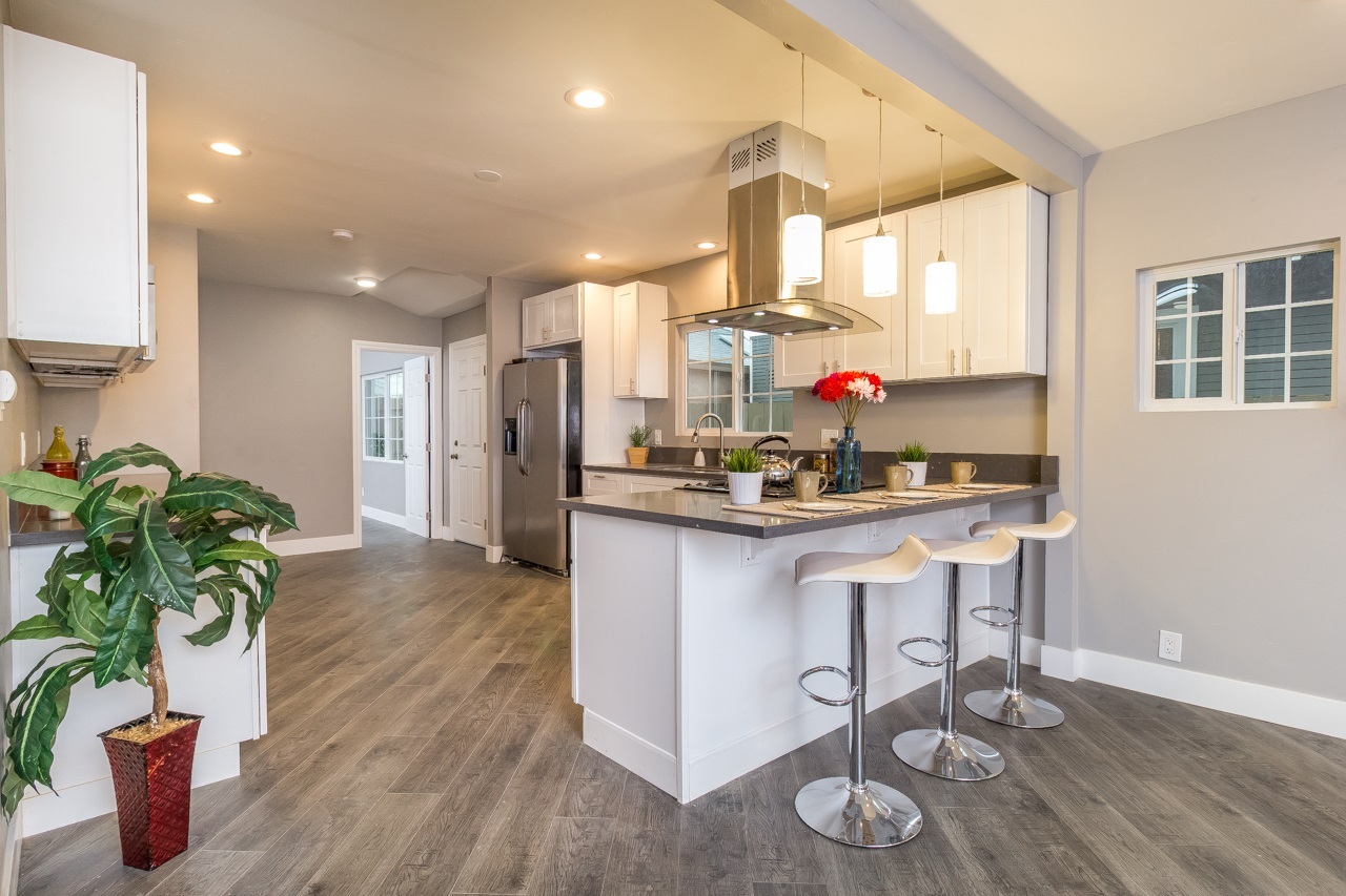 Property Photo: 2440 Lincoln Ave CA 92104