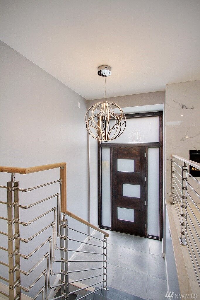 Property Photo:  15662 Main St  WA 98008 