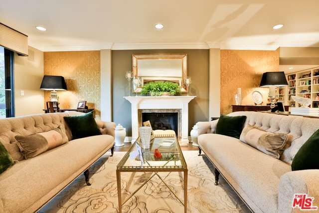 Property Photo:  851 N Kings Rd 203  CA 90069 