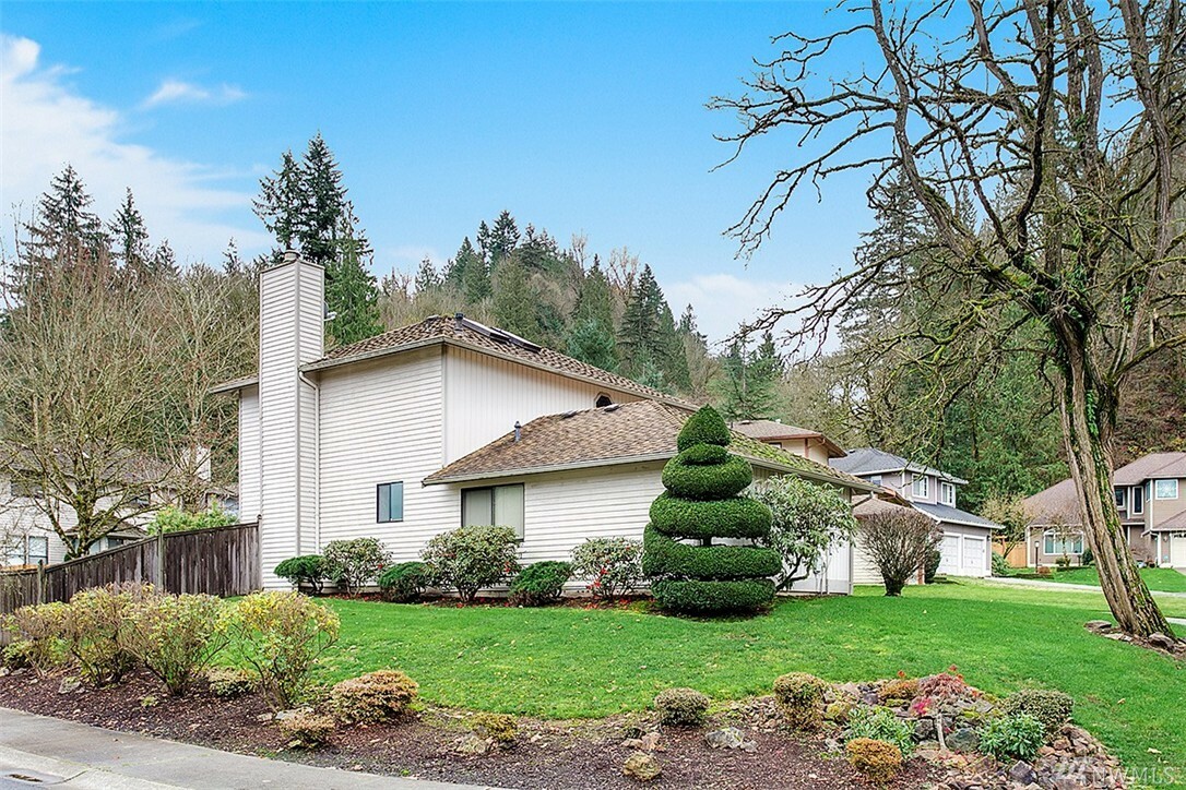 Property Photo: 15604 160th Ct SE WA 98058