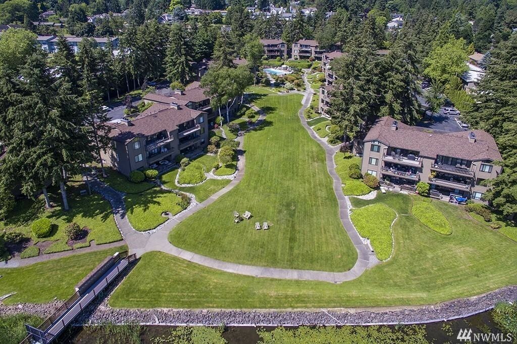 Property Photo: 17428 NE 40th Place C2 WA 98052