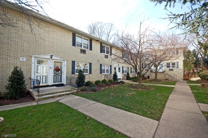 Property Photo: 470 Valley Rd, Unit 1A NJ 07043