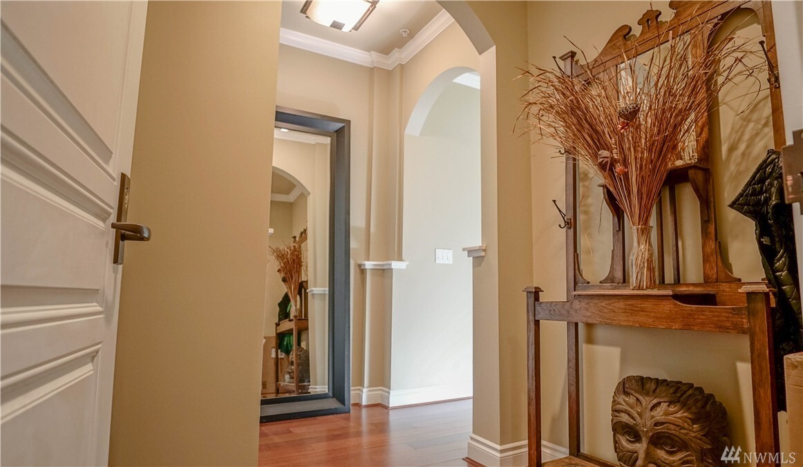 Property Photo: 505 Broadway 510 WA 98402
