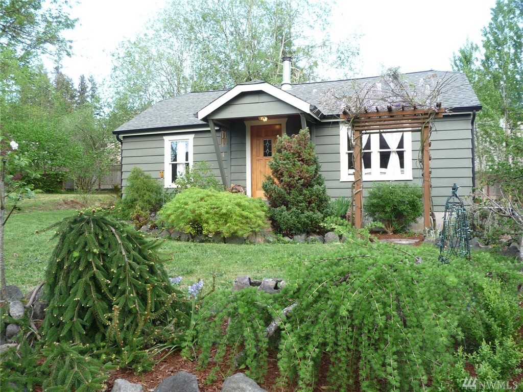 Property Photo: 455 NE McWilliams Court WA 98311